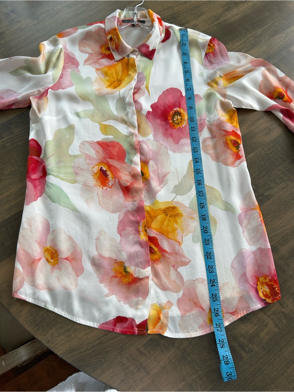 🌸💕Button-Front Floral Blouse in White with Pink & Yellow Blooms💕🌸 - Picture 3 of 8